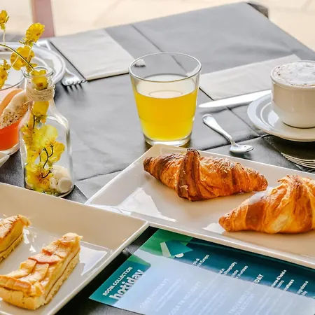 Hotel Hotiday Peschiera Frassino 3*