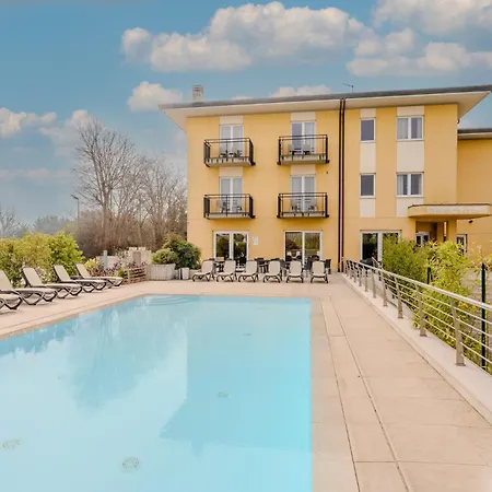 Hotiday Peschiera Frassino 3*