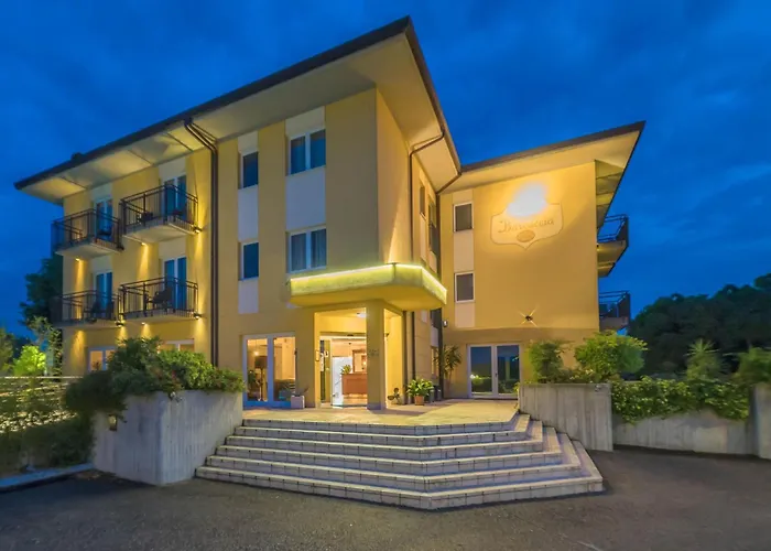 Hotiday Peschiera Frassino 호텔